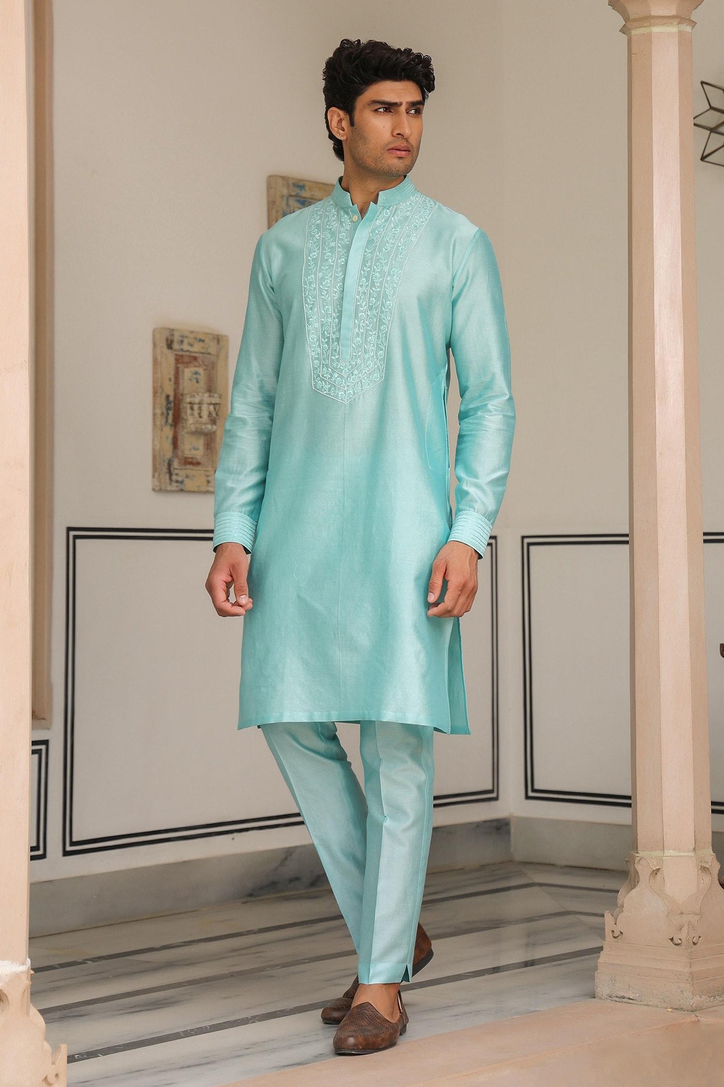 Kurta Set Blue Chanderi Silk Embroidery Light Floral