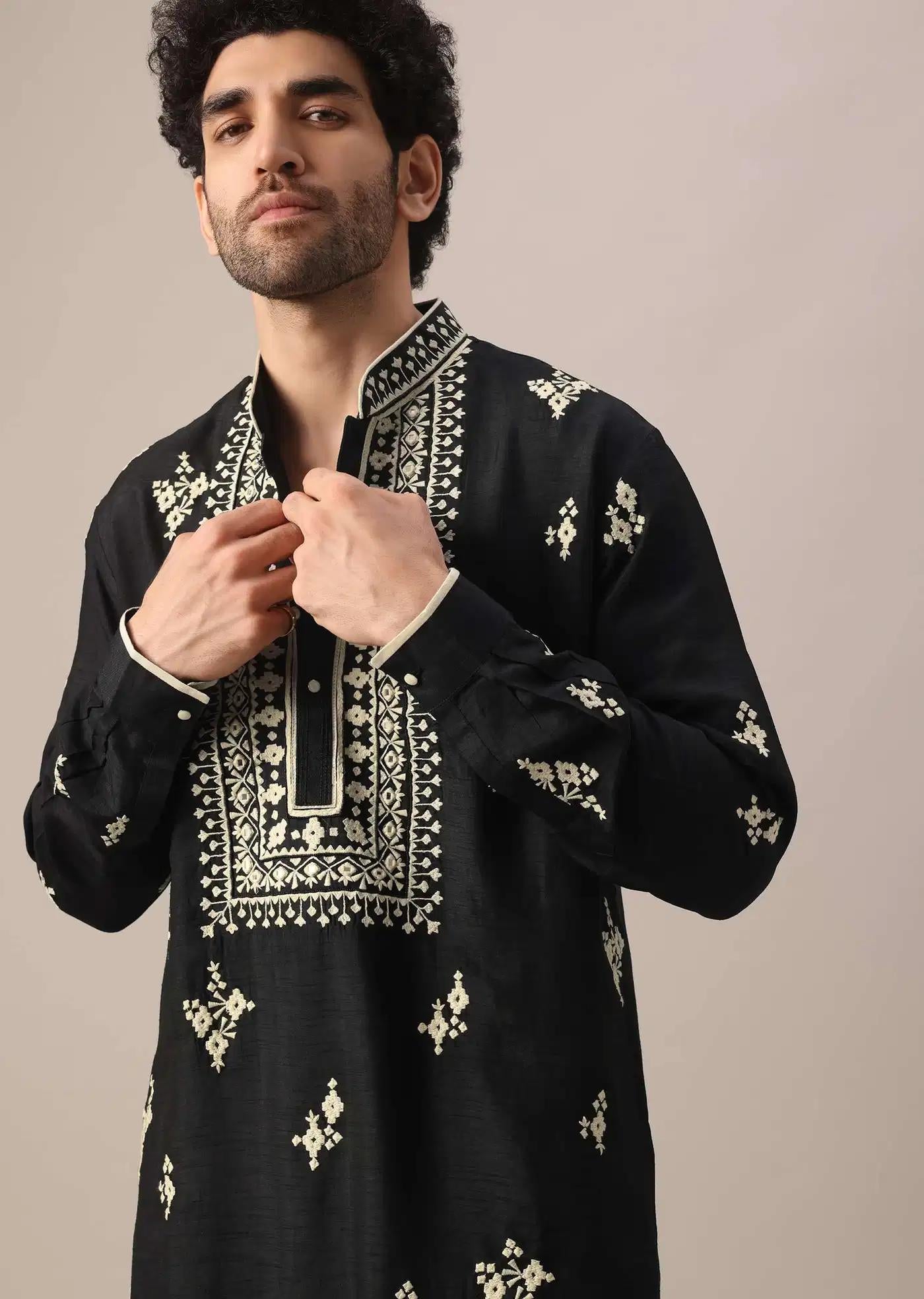 Black Kurta Set In Silk With Embroidered Work Elegant Designer Kurta Sets