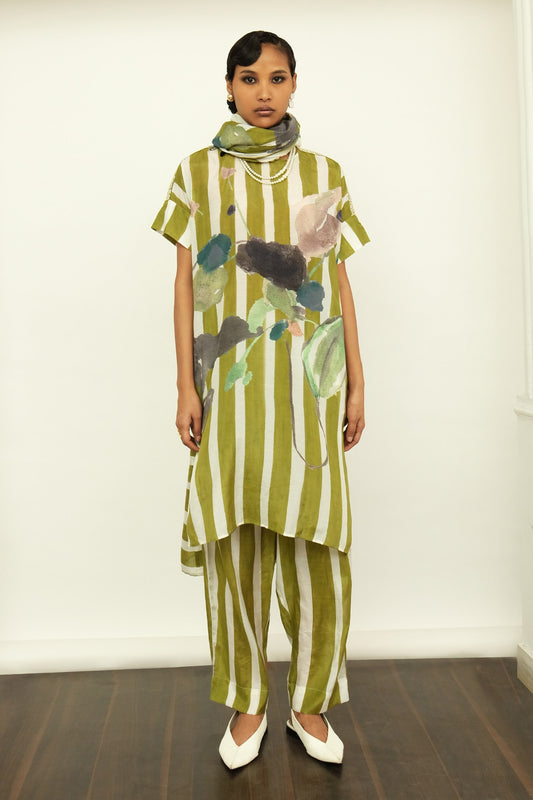 Green Muslin, Silk Round Neck Hand Painted Stripe Print Kaftan With Pant
