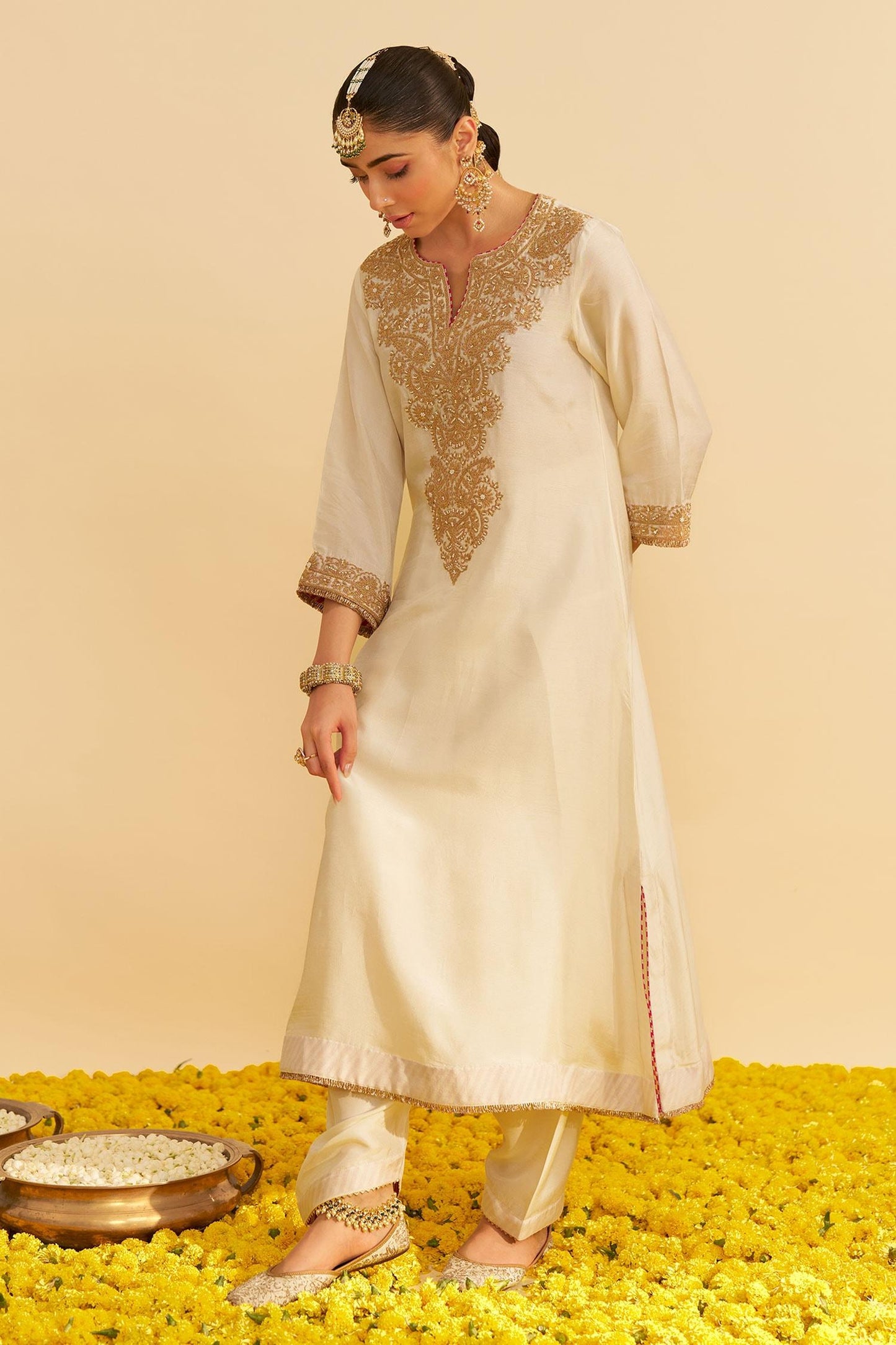 Ivory Silk Embroidery Round Neck Hiba Kaftan Set